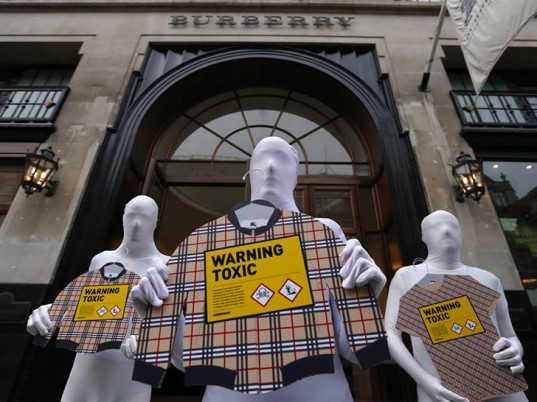 Greenpeace - Detox Action at Louis Vuitton Shop in Mexico City