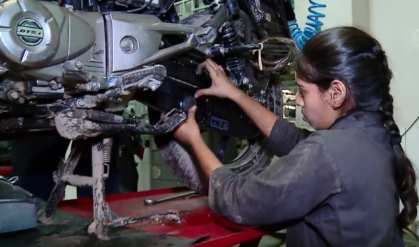 bangladesh-female-mechanics