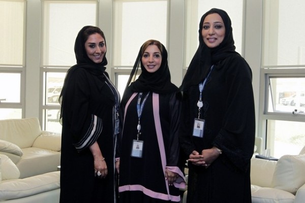 UAE-airport-employees