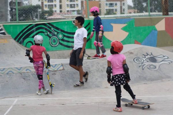 girl-skate-india