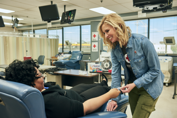 niki-taylor-nexcare-give-campaign-red-cross