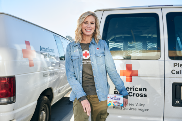 niki-taylor-nexcare-give-campaign-red-cross